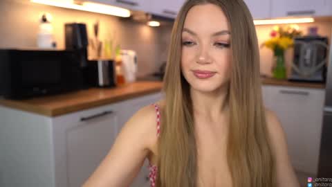 Im Anita thumb up me please its important online show from 03/20/26, 08:14