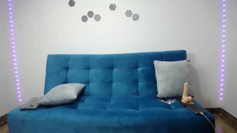 anitta_x online show from 02/06/25, 05:14