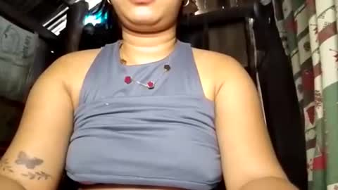 Snapshot of anivia15 chatting on 10/23/25, 03:28 anivia15 online show from 10/23/25, 03:28