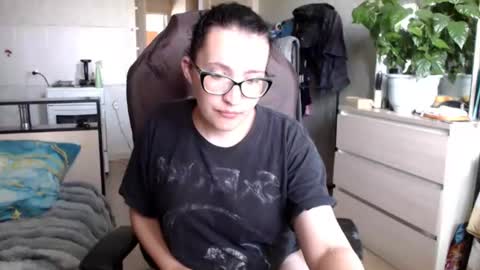 Snapshot of ankey_rayah chatting on 06/21/26, 06:05 Nameless online show from 06/21/26, 06:05