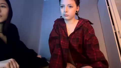 Snapshot of anmixhot chatting on 11/14/25, 09:02 AnmiXHot online show from 11/14/25, 09:02