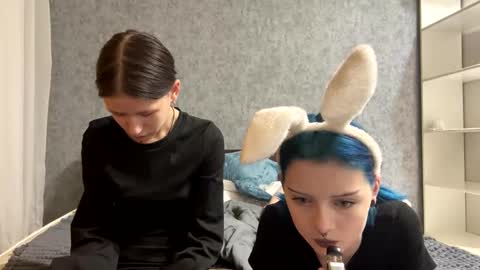 Snapshot of anmixhot chatting on 11/24/25, 04:01 AnmiXHot online show from 11/24/25, 04:01