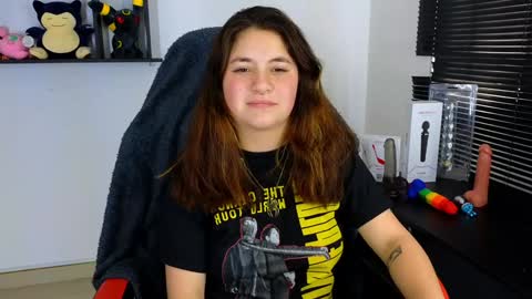Snapshot of ann_cohen chatting on 01/17/25, 06:33 Only fans   online show from 01/17/25, 06:33