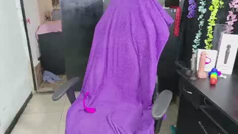 Snapshot of ann_cohen chatting on 06/15/26, 12:07 Only fans online show from 06/15/26, 12:07