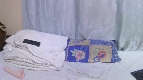 ann_keller online show from 12/22/25, 12:29