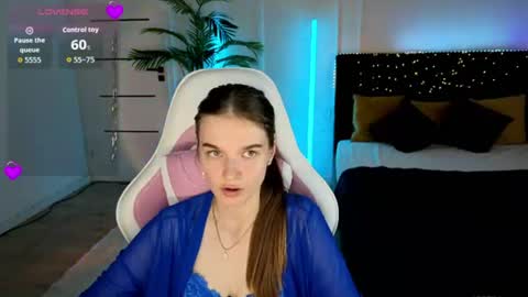 Snapshot of ann_woood chatting on 06/30/26, 04:08 ann_woood online show from 06/30/26, 04:08