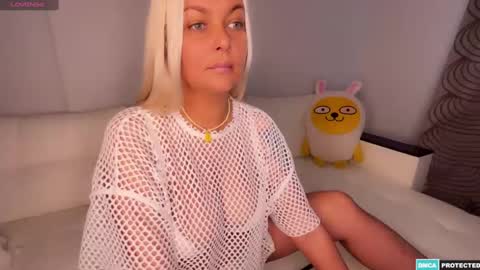 Snapshot of anna_bali chatting on 12/07/24, 06:32 Anna online show from 12/07/24, 06:32