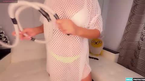 Snapshot of anna_bali chatting on 12/20/24, 05:57 Anna online show from 12/20/24, 05:57