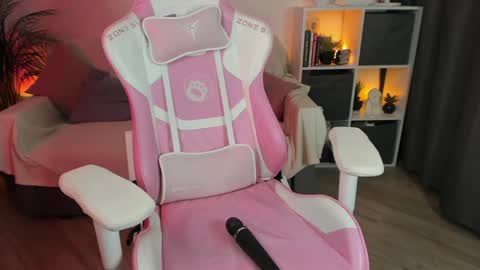 AnnaThe next stream is tomorrow online show from 12/02/24, 04:53