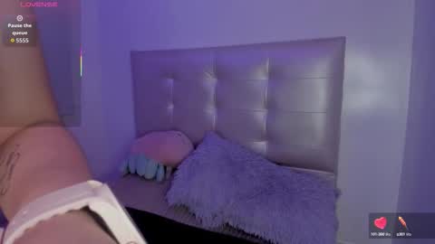 Snapshot of anna_blade_ chatting on 10/01/25, 02:45 ANNA online show from 10/01/25, 02:45