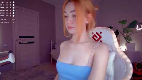 Snapshot of anna_bronson chatting on 09/21/25, 07:10 Anna online show from 09/21/25, 07:10