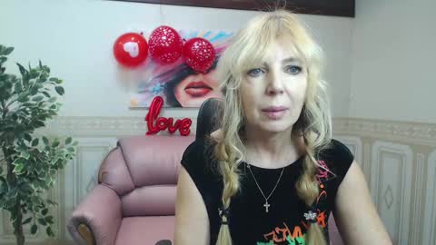 Snapshot of anna_ditrih chatting on 02/12/25, 01:16 Anna Ditrih online show from 02/12/25, 01:16