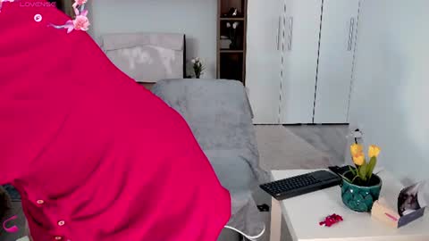 Anna online show from 06/26/26, 12:20