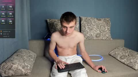 Snapshot of anna_jason chatting on 12/14/24, 10:18 Fansly Jason sweet ass online show from 12/14/24, 10:18