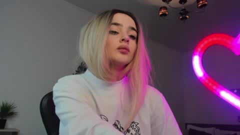 Anna online show from 12/25/24, 07:56