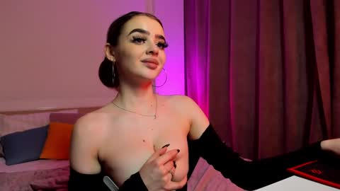 Anna online show from 02/06/25, 07:51