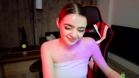 Anna online show from 03/04/25, 07:01