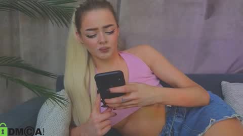 Anna online show from 11/06/25, 02:51