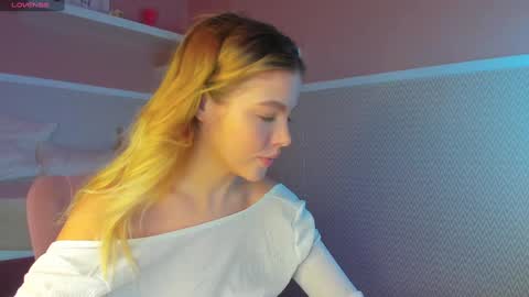 Anna online show from 01/22/25, 01:20