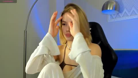 Anna online show from 03/01/25, 01:22