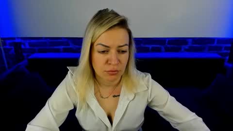 Snapshot of anna_snow9 chatting on 10/23/25, 05:40 anna_snow9 online show from 10/23/25, 05:40