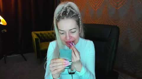 anna_snow9 online show from 05/05/26, 05:37