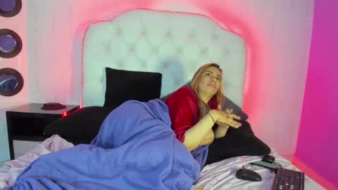 Snapshot of anna_stonne__ chatting on 02/22/25, 10:29 Anna online show from 02/22/25, 10:29