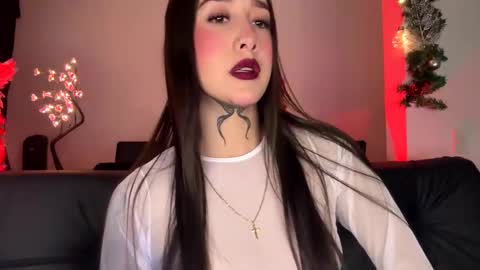 Snapshot of annaa__ chatting on 12/23/24, 02:35 annaa__ online show from 12/23/24, 02:35