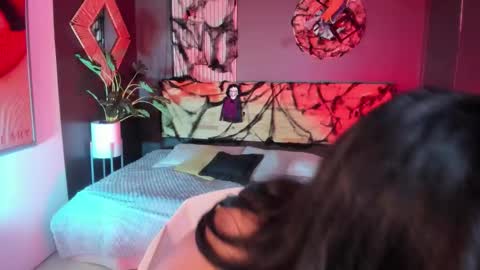 Anna online show from 10/31/25, 03:18