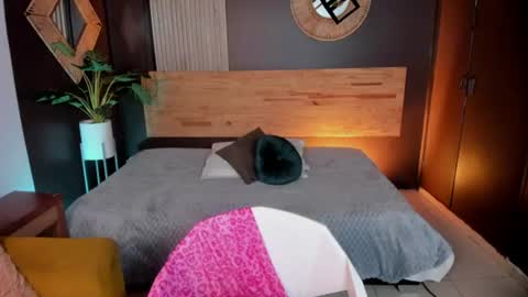 Anna online show from 06/10/26, 03:18