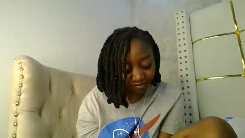 Annabel online show from 10/04/25, 07:12