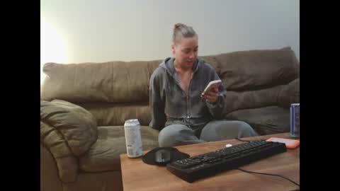 Snapshot of annabellemonroe69 chatting on 08/02/26, 02:21 annabellemonroe69 online show from 08/02/26, 02:21