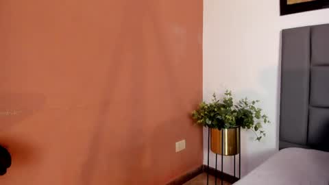 AnnaBrooks online show from 04/22/26, 12:35