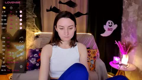 Anna online show from 10/28/25, 02:15