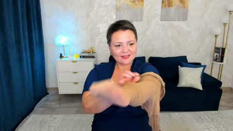 annacorlane online show from 05/18/26, 04:07