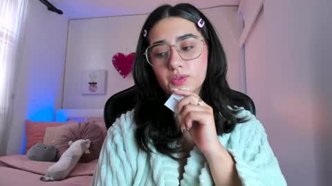 Snapshot of annadu011 chatting on 01/13/25, 05:02 Annadu011 online show from 01/13/25, 05:02