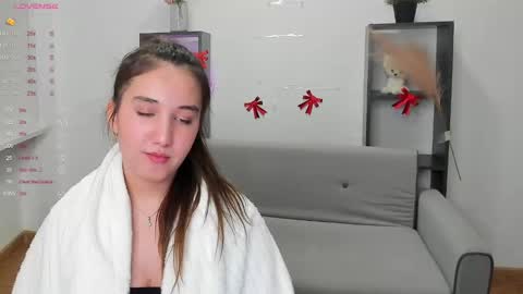 Anna online show from 01/10/25, 01:41