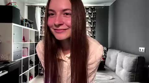 Anna online show from 07/01/26, 07:54