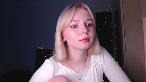 Snapshot of annamilky chatting on 03/11/25, 07:14 annamilky online show from 03/11/25, 07:14