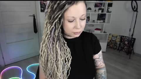 Snapshot of annanebula chatting on 04/28/26, 06:13 Anna online show from 04/28/26, 06:13