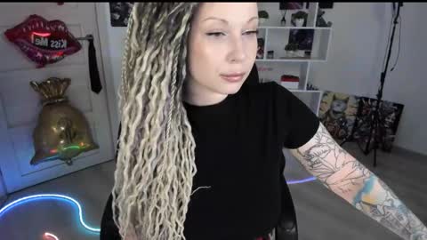 Snapshot of annanebula chatting on 05/01/26, 06:45 Anna online show from 05/01/26, 06:45