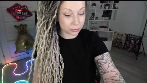 Snapshot of annanebula chatting on 05/12/26, 07:55 Anna online show from 05/12/26, 07:55