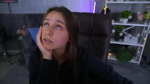 Anna online show from 10/08/25, 07:55