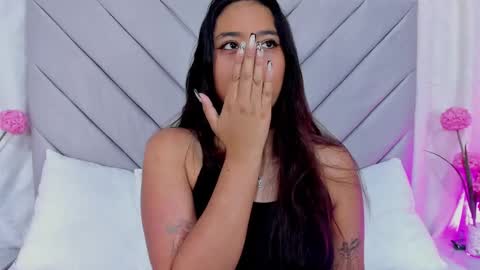 Snapshot of annaqueen_ chatting on 01/15/25, 04:21 Anna online show from 01/15/25, 04:21