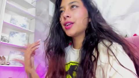 Snapshot of annaqueen_ chatting on 11/04/25, 04:39 Anna online show from 11/04/25, 04:39