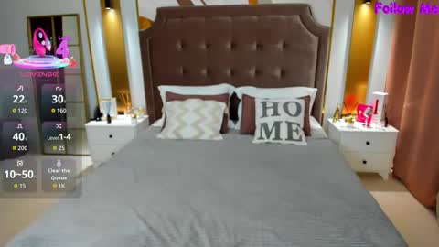 Snapshot of annasimonsj chatting on 10/06/25, 01:03 Anna online show from 10/06/25, 01:03