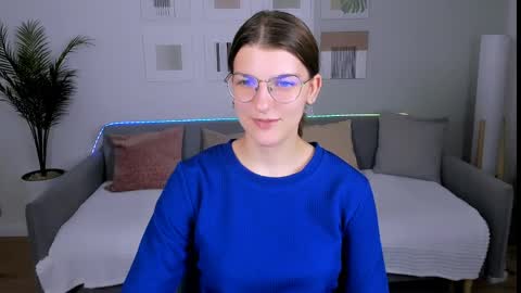 Snapshot of annathorne chatting on 05/15/26, 08:43 Im Anna online show from 05/15/26, 08:43