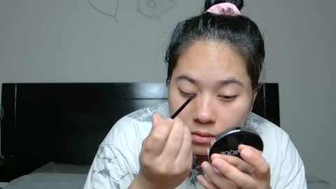 Anna online show from 12/19/25, 03:57