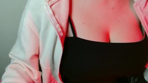 Bella online show from 02/09/26, 03:27