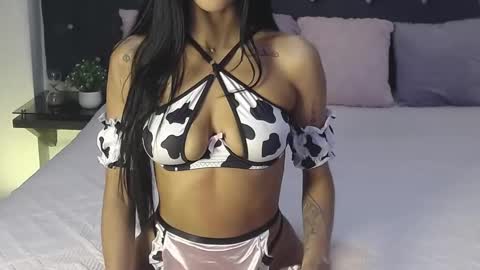 Anne  online show from 10/25/25, 07:27